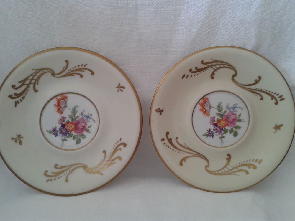 paire de soucoupes en porcelaine de Limoges peintes main Cuisine