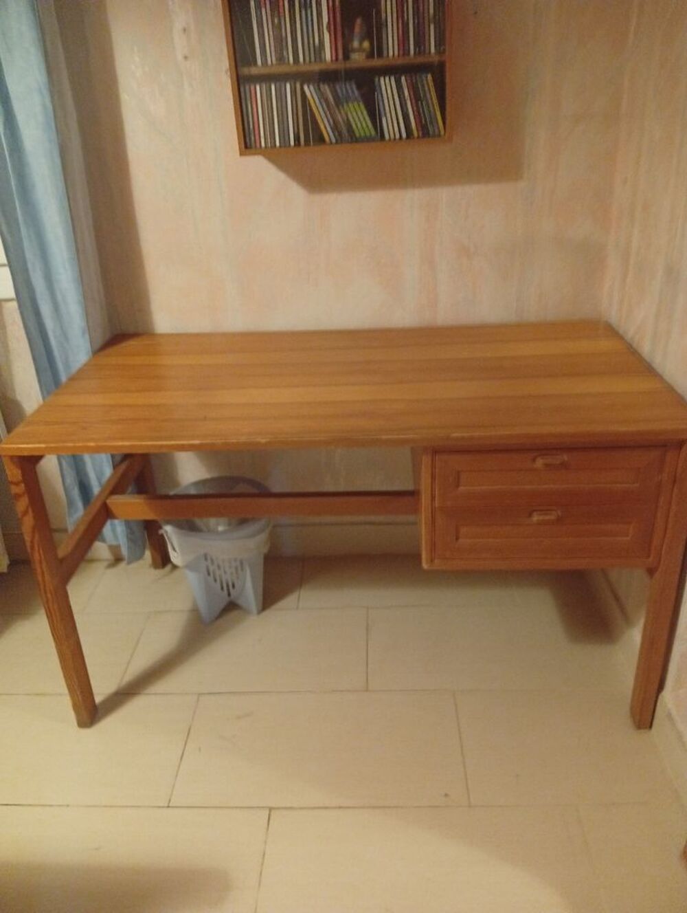 Bureau pin disponible Meubles
