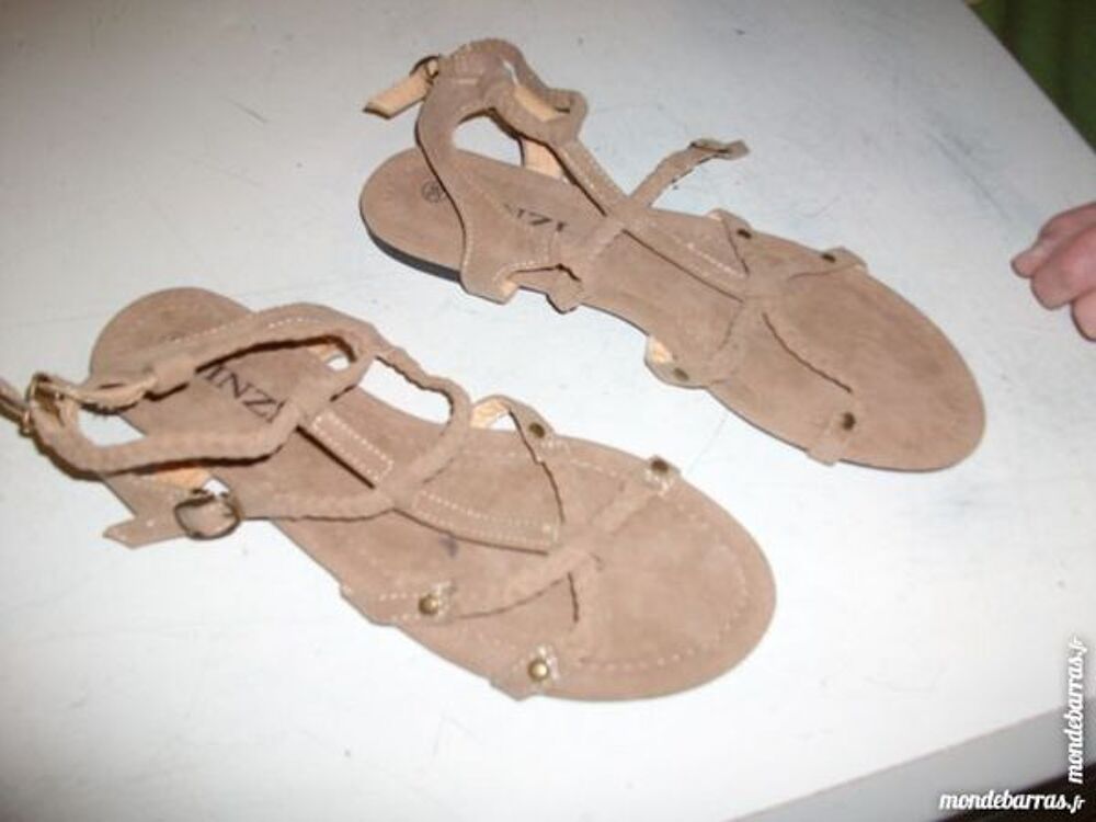 Paires de Nus-pieds Beige pt 38 -neufs- Chaussures