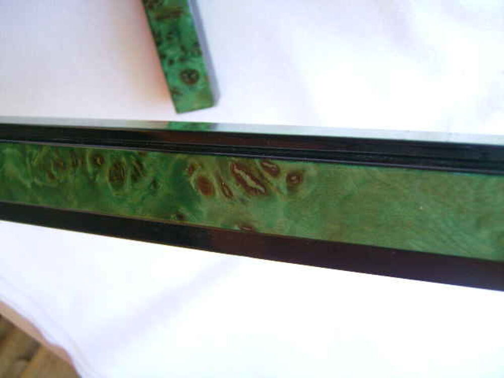 
9.50 m de baguettes bois en loupe vert pour encadrements Décoration