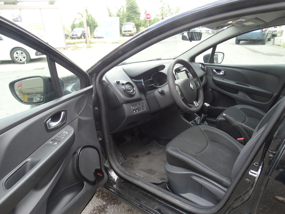 Clio IV CLIO SOCIETE DCI 90 ENERGY ECO2 82G AIR MEDIANAV 2017 occasion 68490 Ottmarsheim
