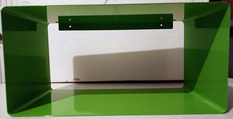 Etagère rectangulaire métal Verte Moderne Murale Support Courbevoie (92)
