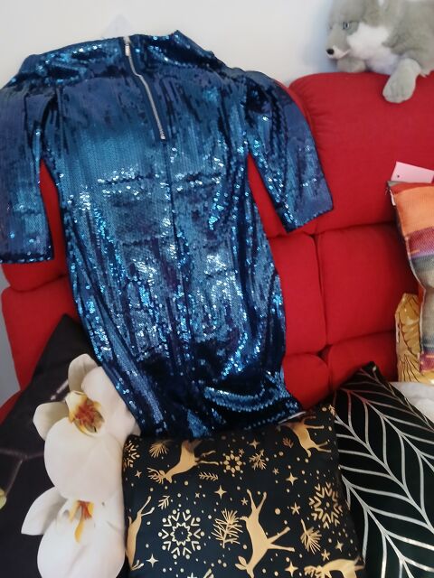 Robe  Sequins Bleue Brillante 15 Oyonnax (01)