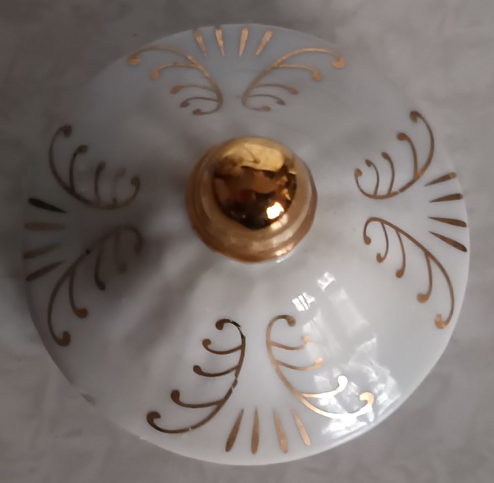 Ensemble Th&eacute;i&egrave;re cafeti&egrave;re dor&eacute; en porcelaine Floral et pot Décoration