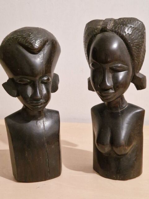 Statuettes   jeune couple   Le Lavandou (83)