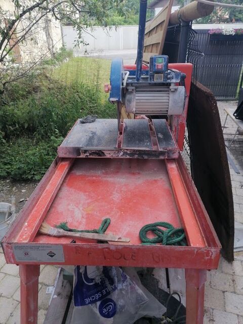 scie  a carrelage ou pierre 360 Faverges (74)