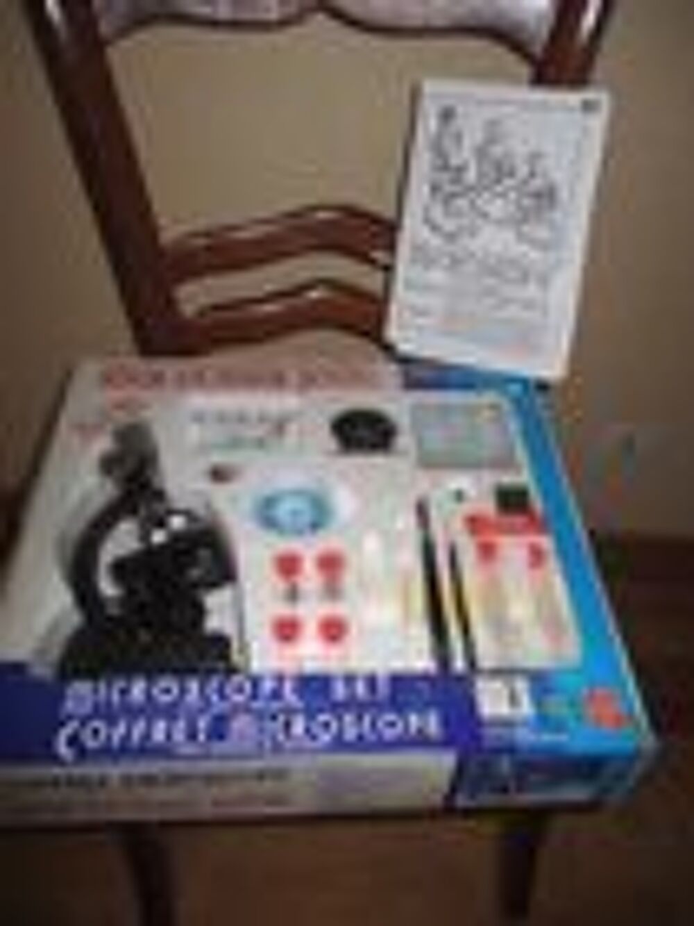 Coffret microscope pratiquement jamais servi avec notice Jeux / jouets