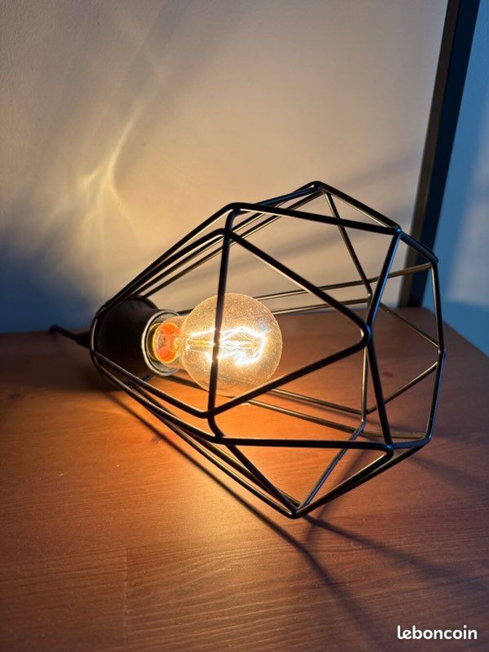 Lampe forme diamant avec ampoule &agrave; filament Décoration
