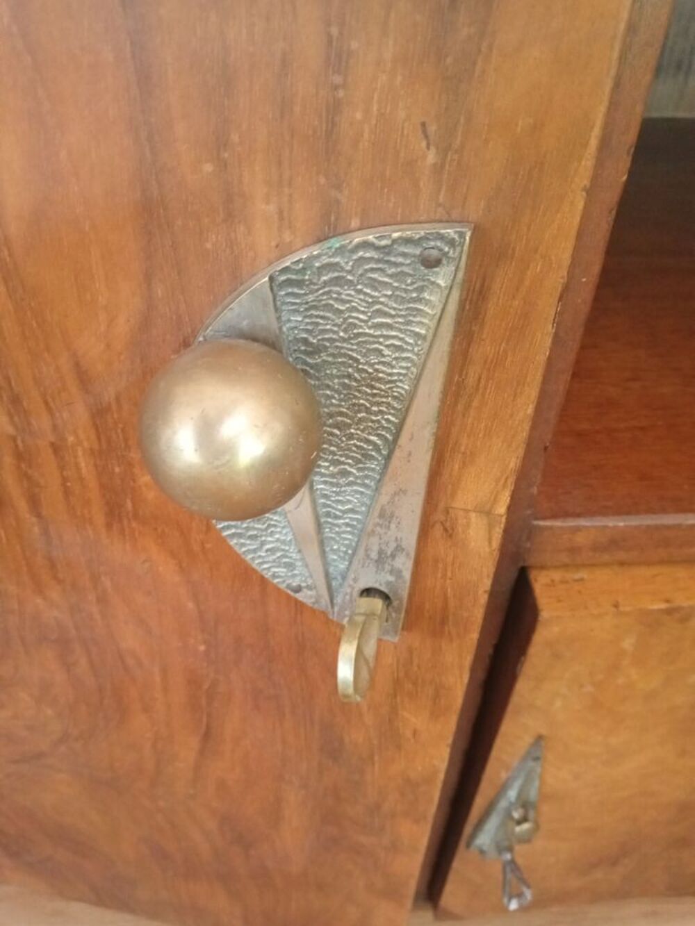 Buffet Bas placage en loupe d'orme Art D&eacute;co Meubles