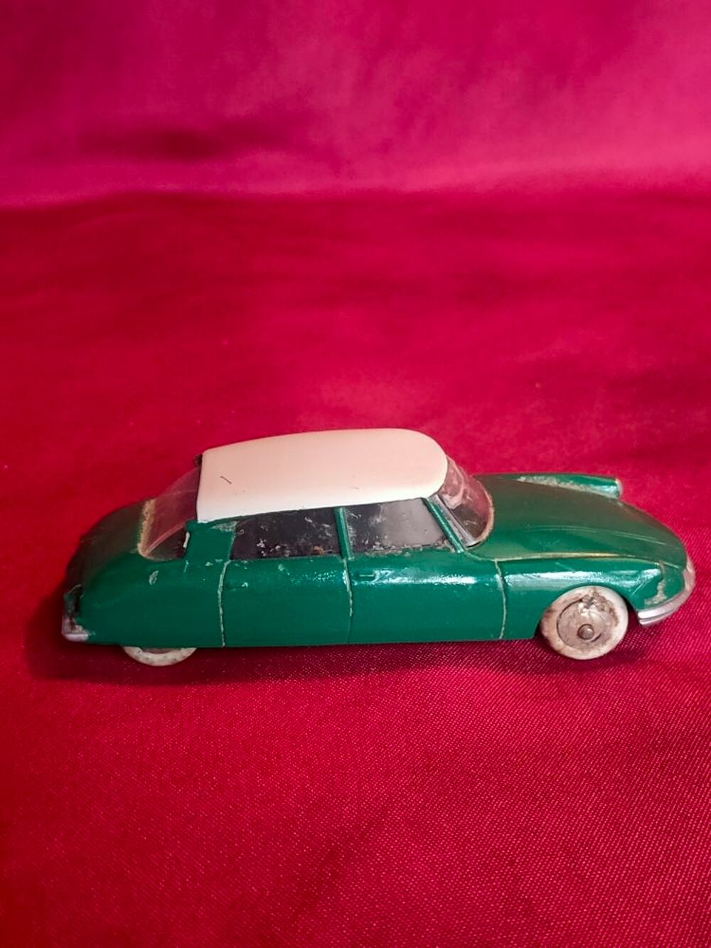 Voiture miniature Citro&euml;n DS dinky toys 