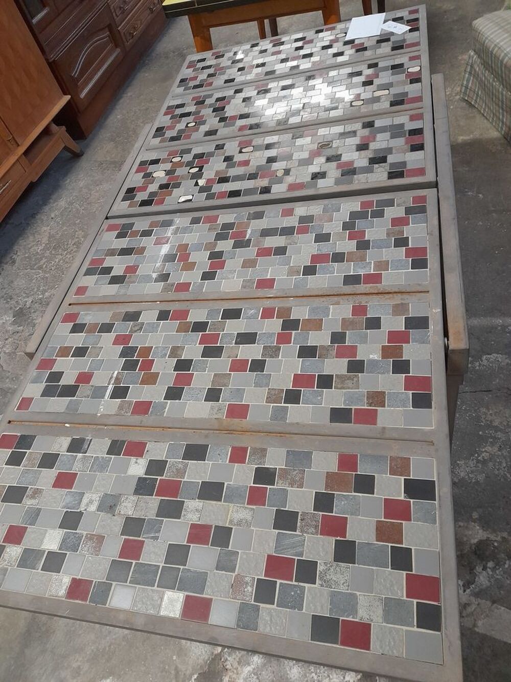 TABLE A RALLONGE AVEC PLATEAU EN MOSAIQUE Meubles
