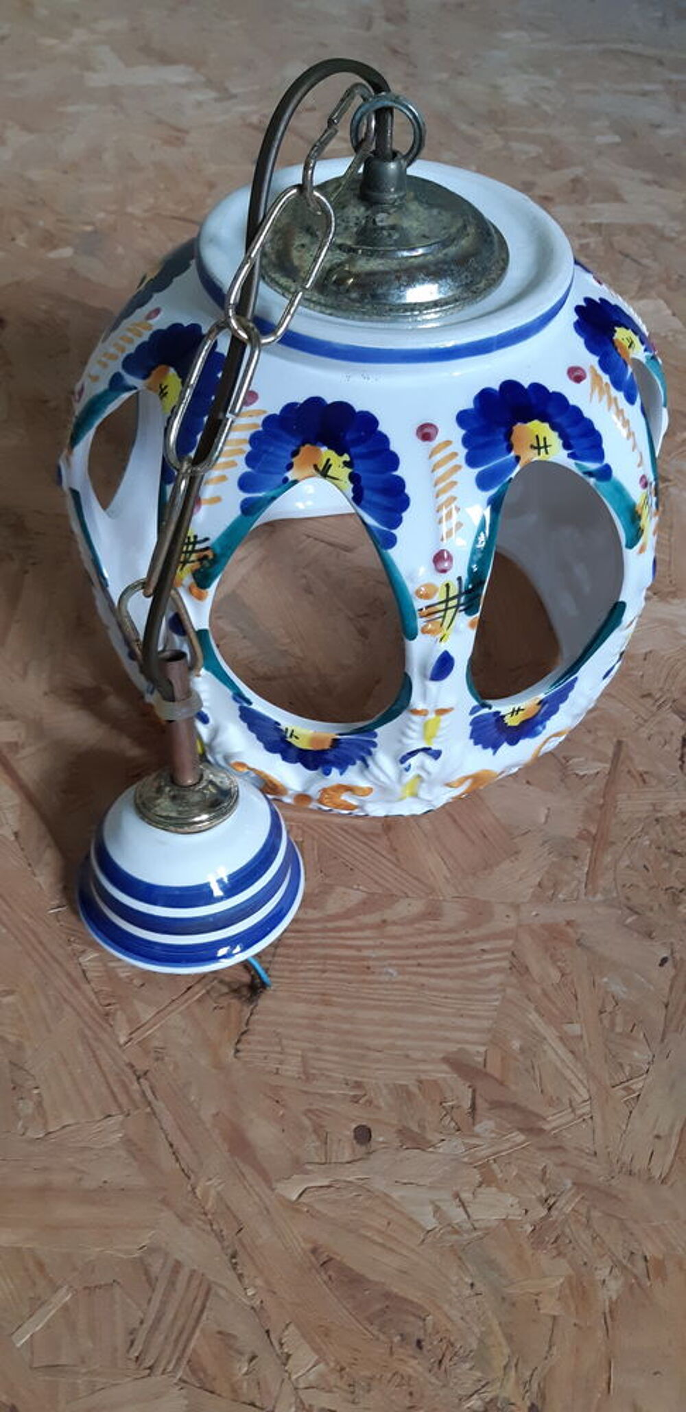 LUSTRE EN FAIENCE Décoration