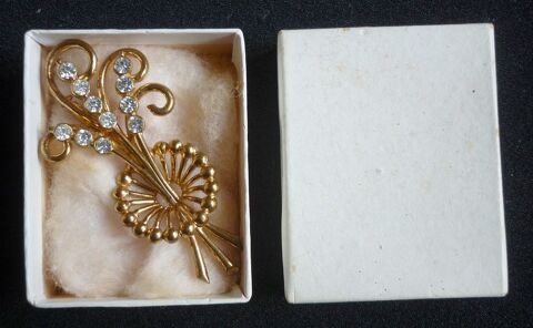 BIJOU FANTAISIE ancien (Mi XXème) BROCHE métal doré diamants 20 Loivre (51)