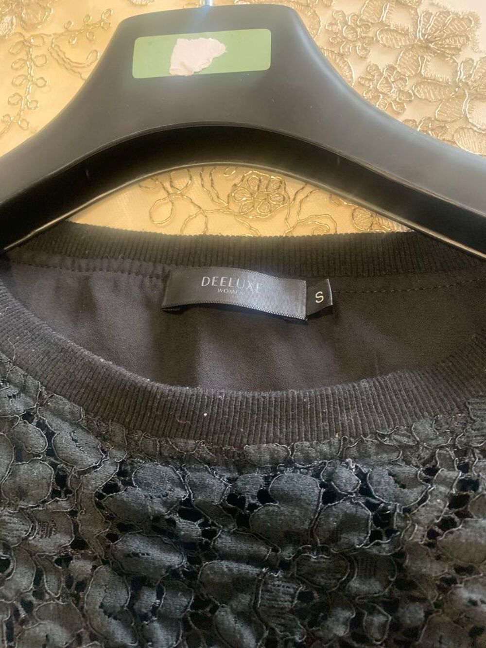 pull noir textur&eacute; de luxe Woman taille S Occasion Vêtements