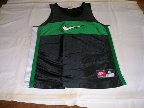 DEBARDEUR ATHLETIQUE 100% POLYESTER  NIKE TEAM SPORTS  40 La Membrolle-sur-Choisille (37)