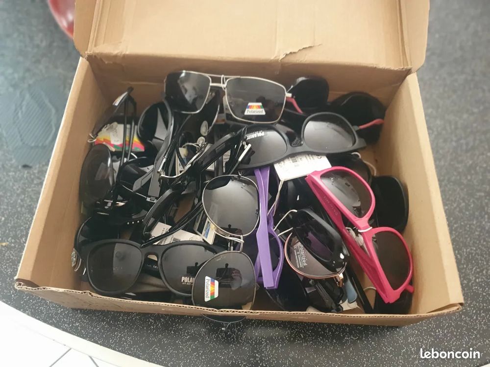Lot de 30 pairs de lunette polarized Bijoux et montres