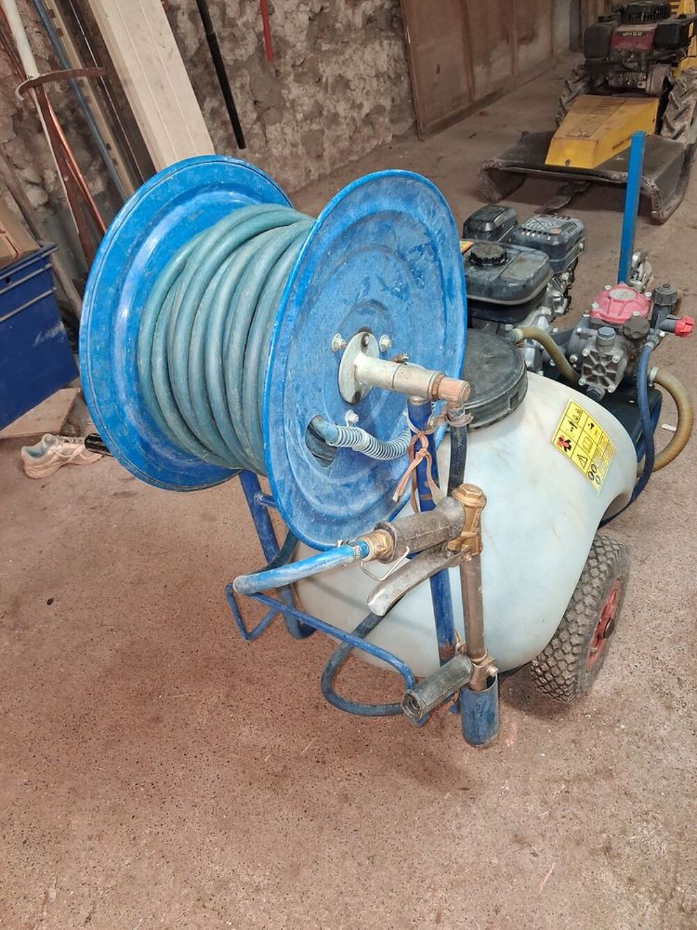 Pulv&eacute;risateurs moteur thermique sur roues Bricolage