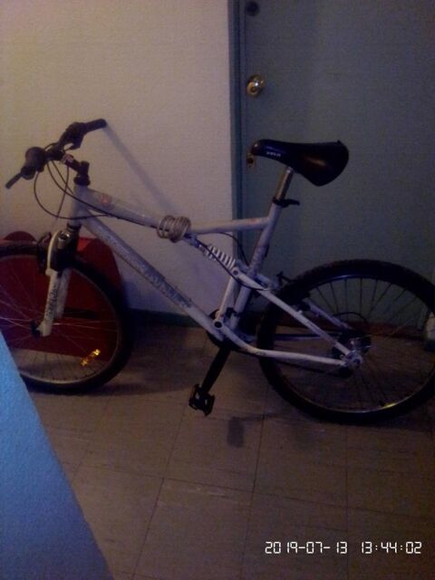 VELO TOUT TERRAIN 90 Paris 17 (75)