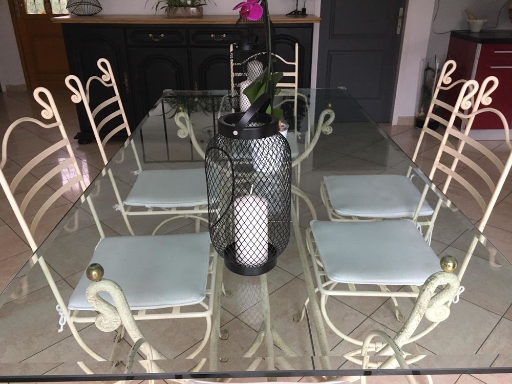Table et chaise Meubles