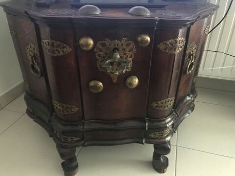 tr�s beau coffre rustique 100 Bordeaux (33)