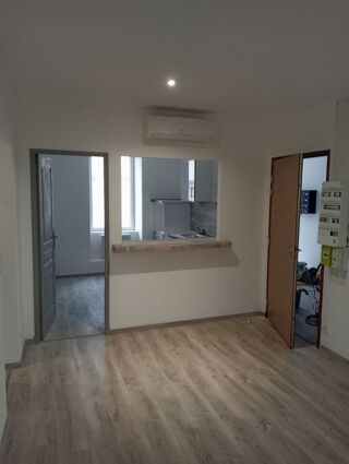  Appartement à louer 3 pièces 64 m²