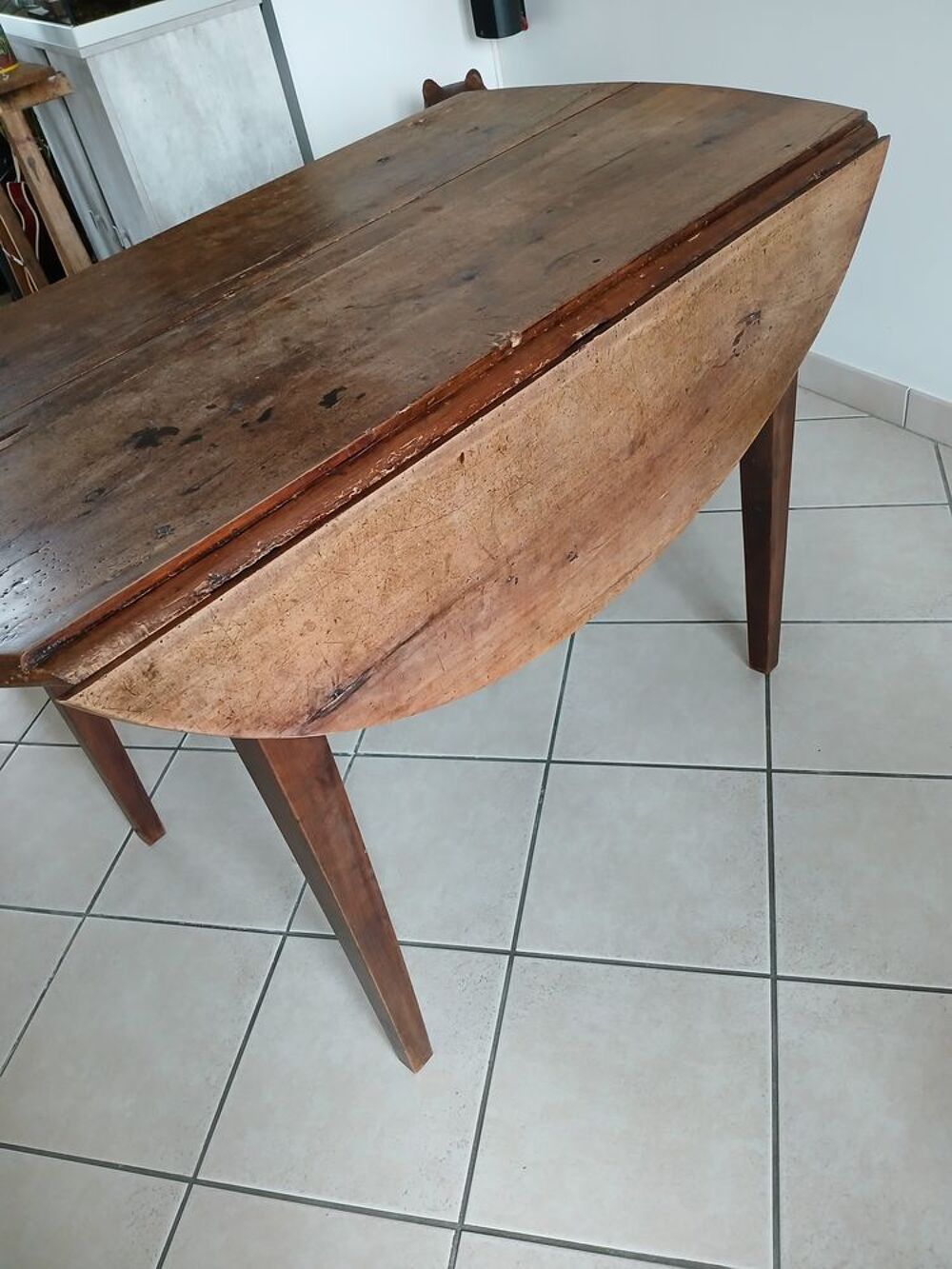 TABLE RONDE ANCIENNE VINTAGE Meubles