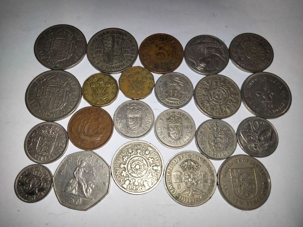 Lot de 22 pi&egrave;ces Grande-Bretagne et colonie tous diff&eacute;rentes 