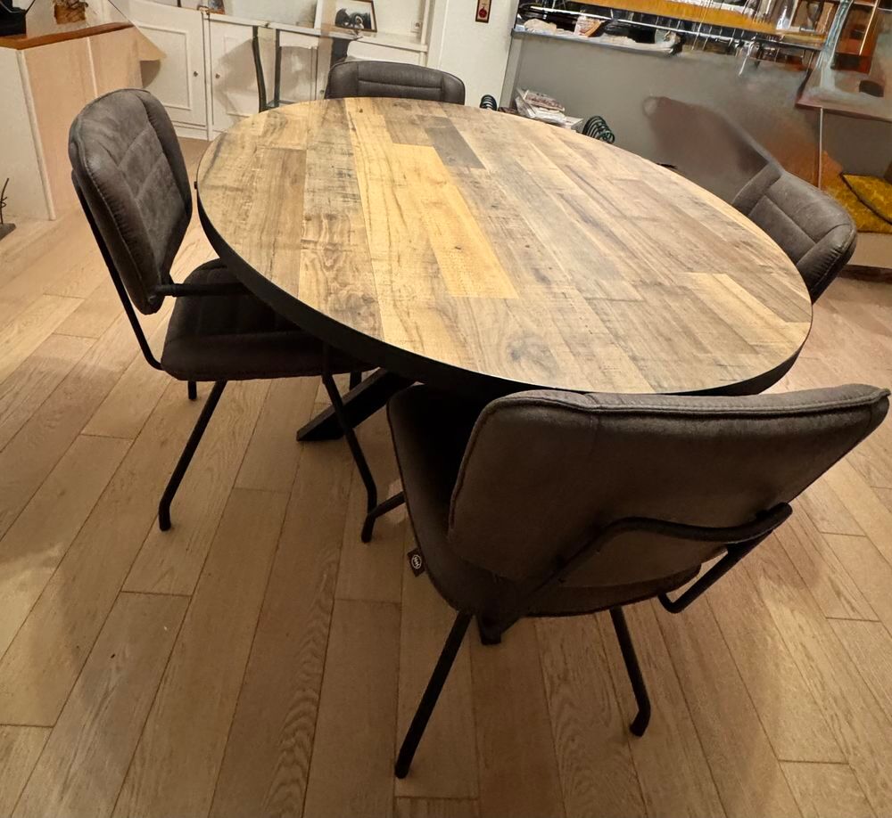 Table salle &agrave; manger + chaises Meubles