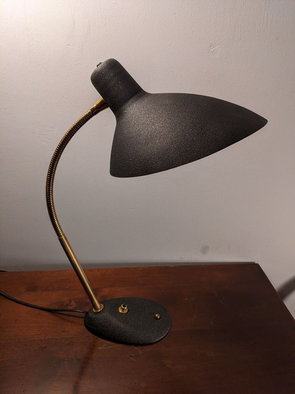 Lampe de bureau de J. Boris Lacroix ann&eacute;es 50
Dimensions H55 Décoration