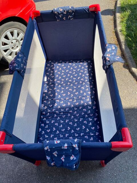 lit bb pliable transportable 
40 La Chapelle-de-Guinchay (71)