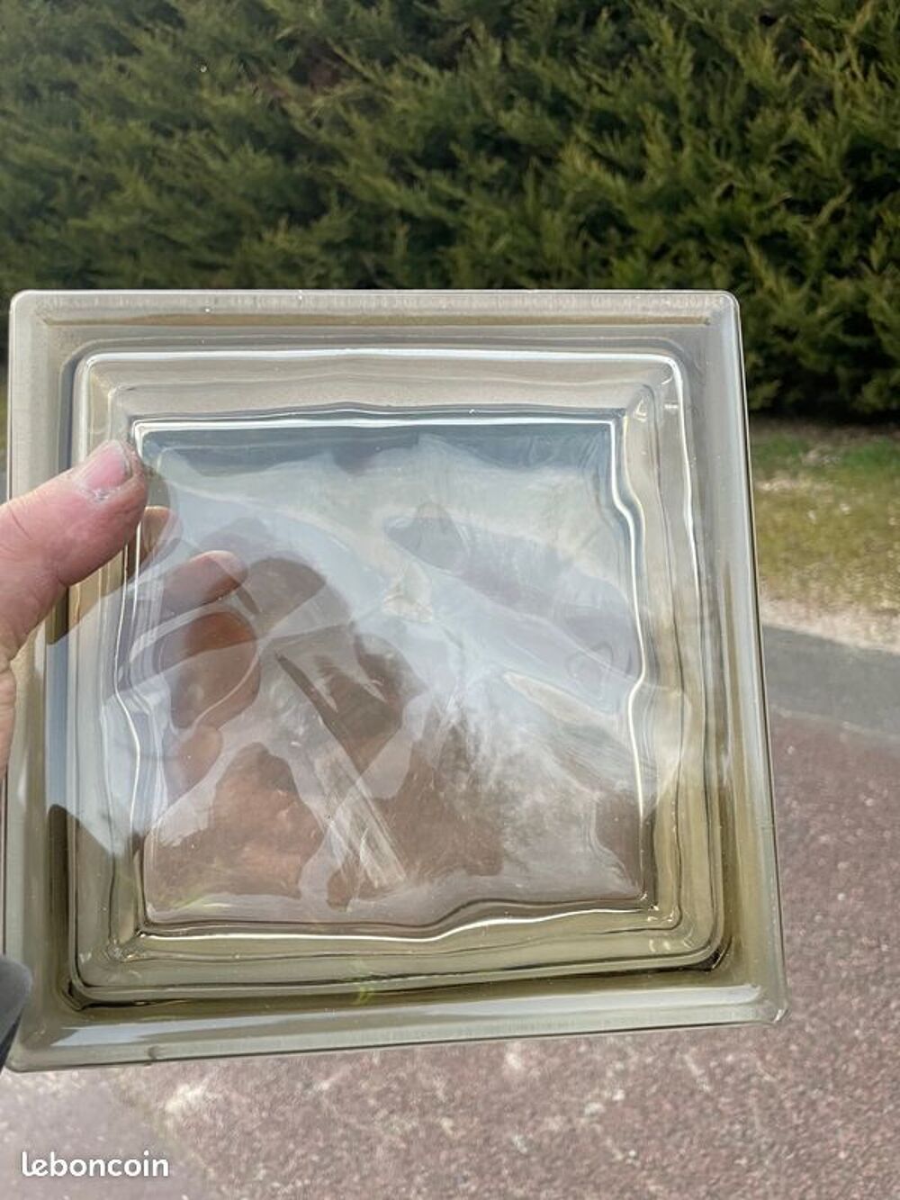 Briques de verre ondul&eacute;es Bricolage