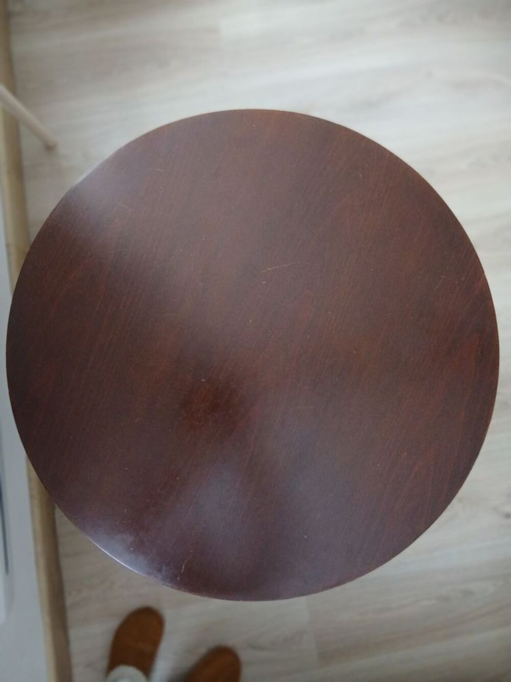 Table ronde basse en bois brut Décoration