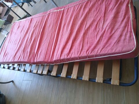 lit pliable  latte bon tat  gnral pratique 78 Les Abrets en Dauphin (38)