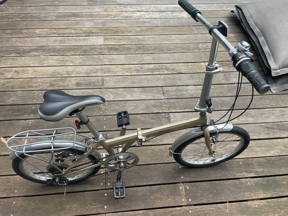 V&eacute;lo pliable de ville dor&eacute; Vélos