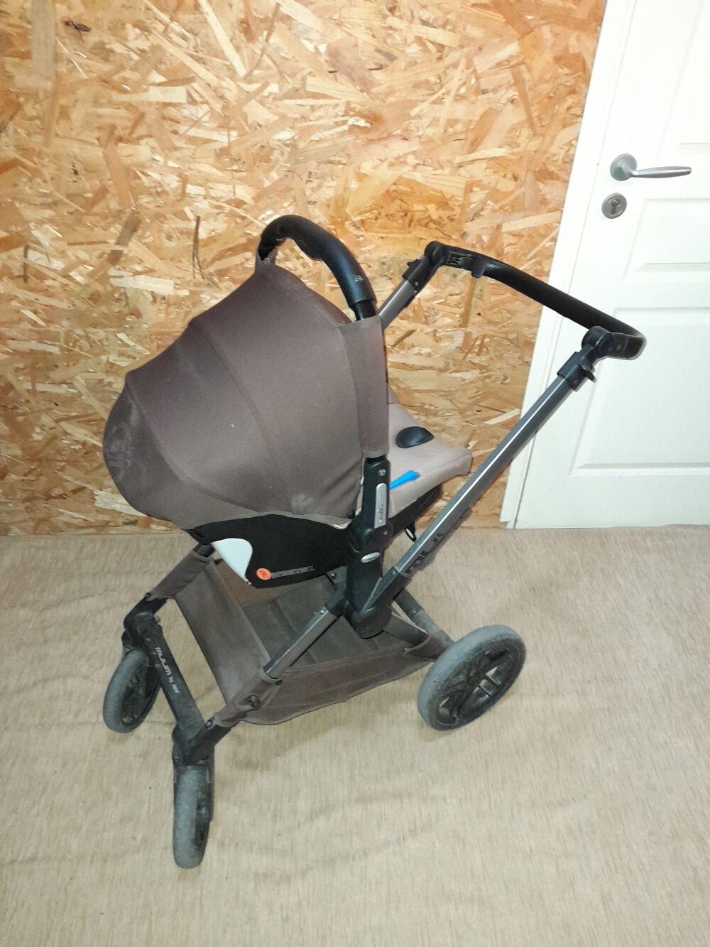 Poussette JANE MUMM Marron Puriculture