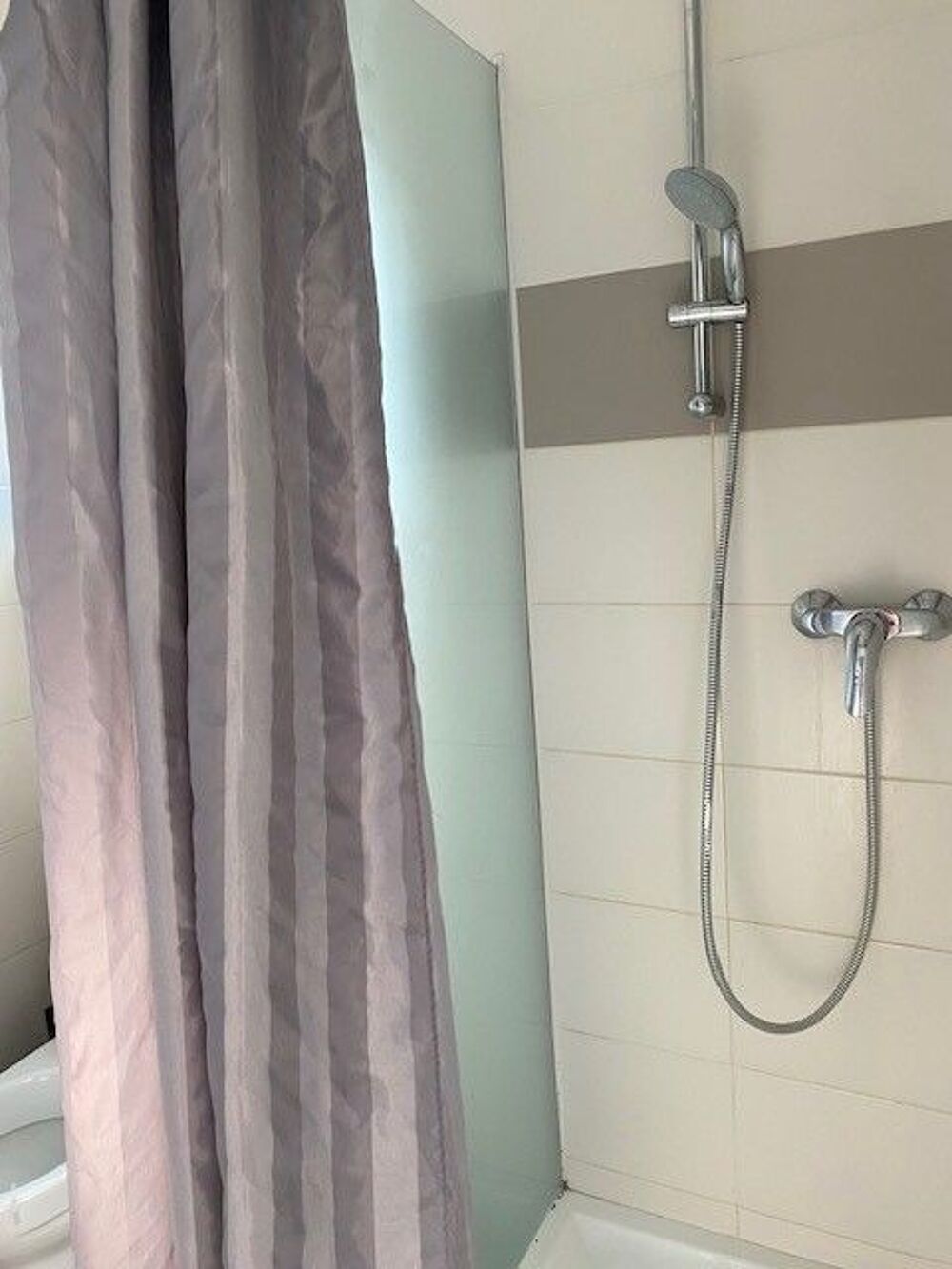 Location Appartement TRÈS BEAU T2 MEUBLÉ AVEC GRANDE TERRASSE ? MARIGNANE Vitrolles