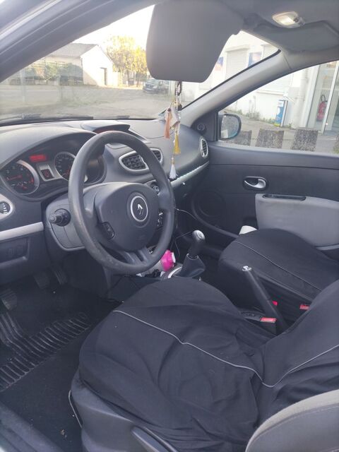 Renault Clio III CLIO III SOCIETE DCI 70 ECO2 AIR EURO 4 2011 occasion Bruges 33520