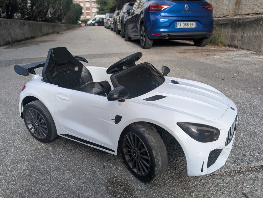 Mercedes &eacute;lectrique pour enfant Jeux / jouets