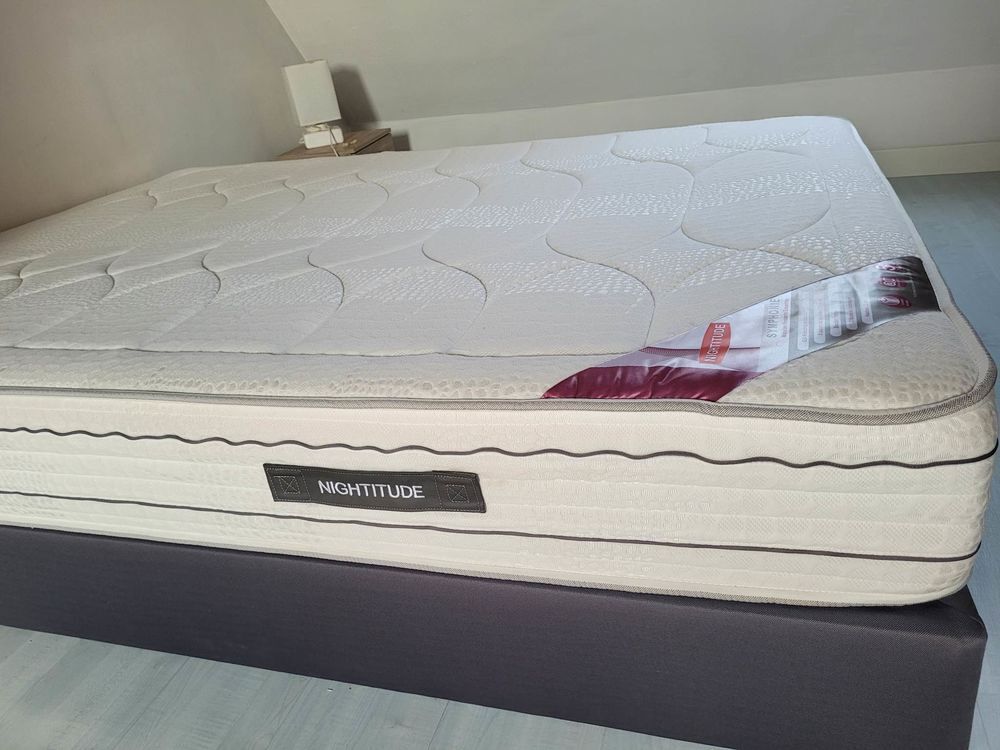 Matelas + Sommier 190 x 140 comme neuf Meubles