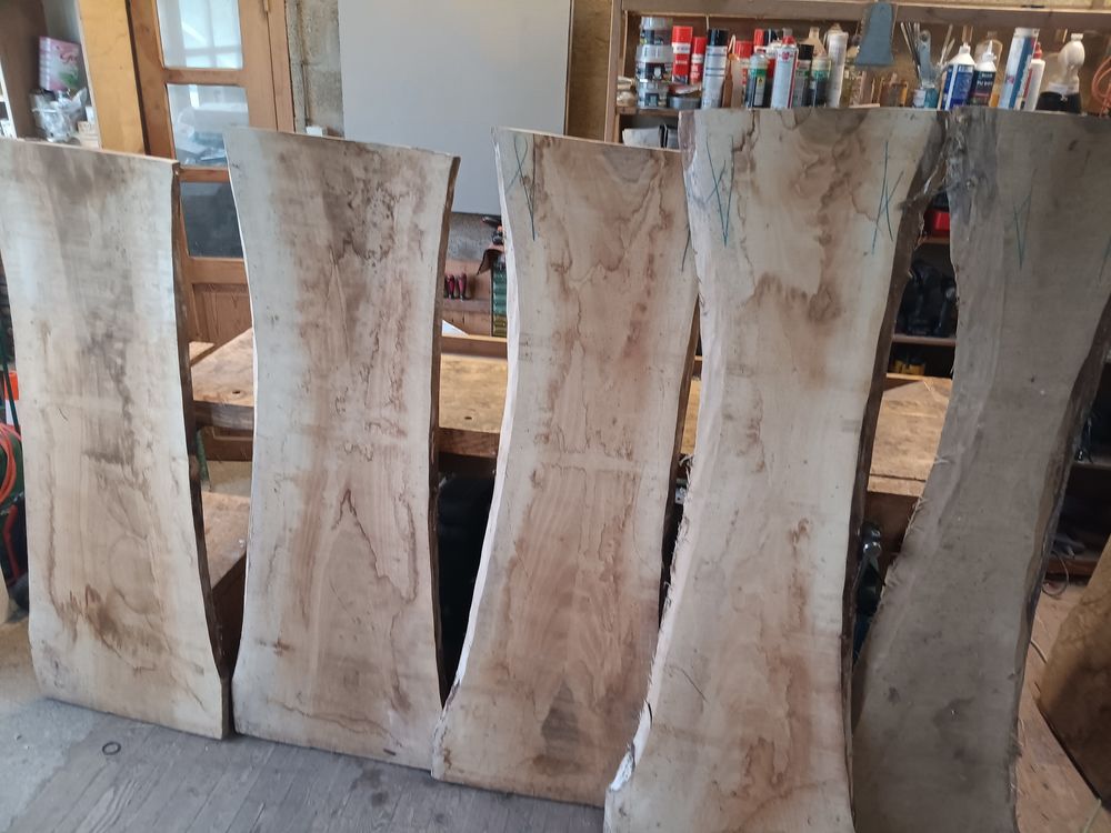 Plots de noyer.5 planches de 27mm. Massif brut de scie. Bricolage
