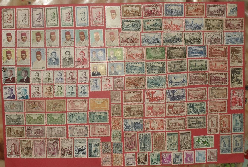 Lot de 219 timbres du Maroc. 