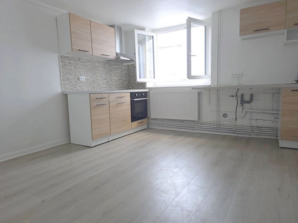 Vente Appartement SAINT NICOLAS DE PORT, appartement en duplex de type F3 de 78 m² rénové en 2024, deux chambres, quartier calme proche de toutes commodités. Saint-nicolas-de-port