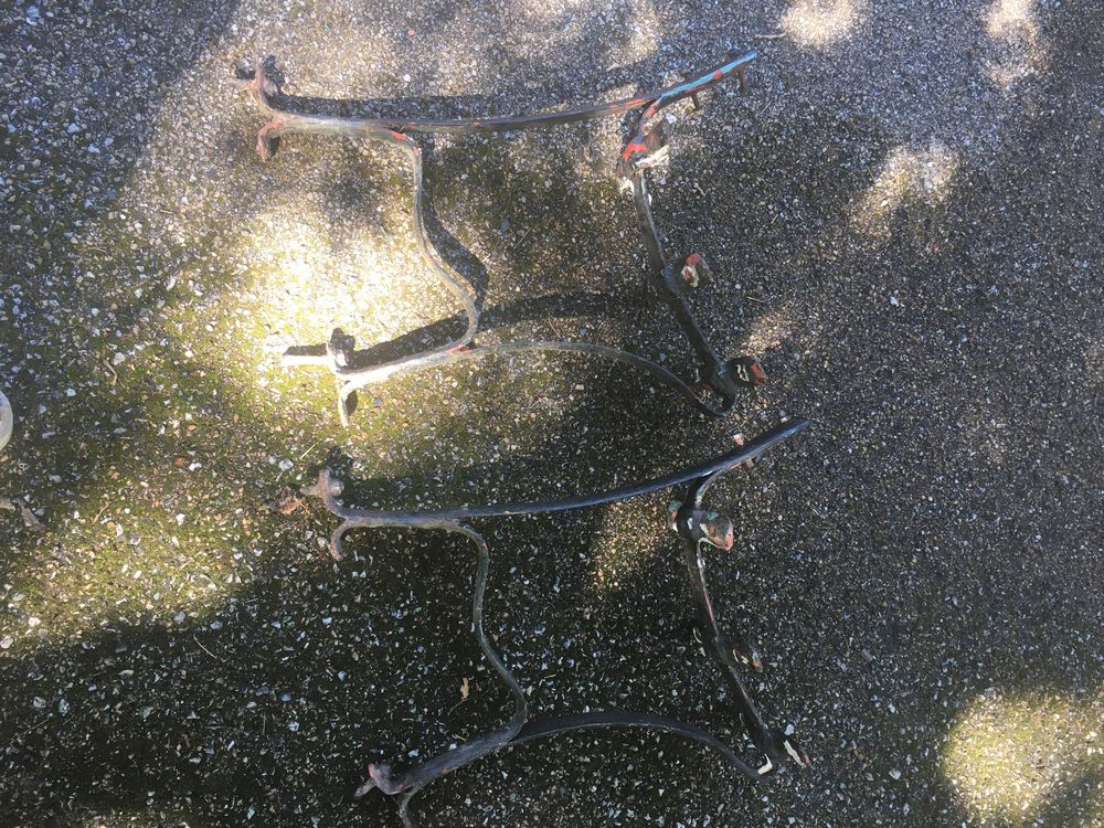 Paire de pieds de banc en fer forg&eacute; (LC) Jardin