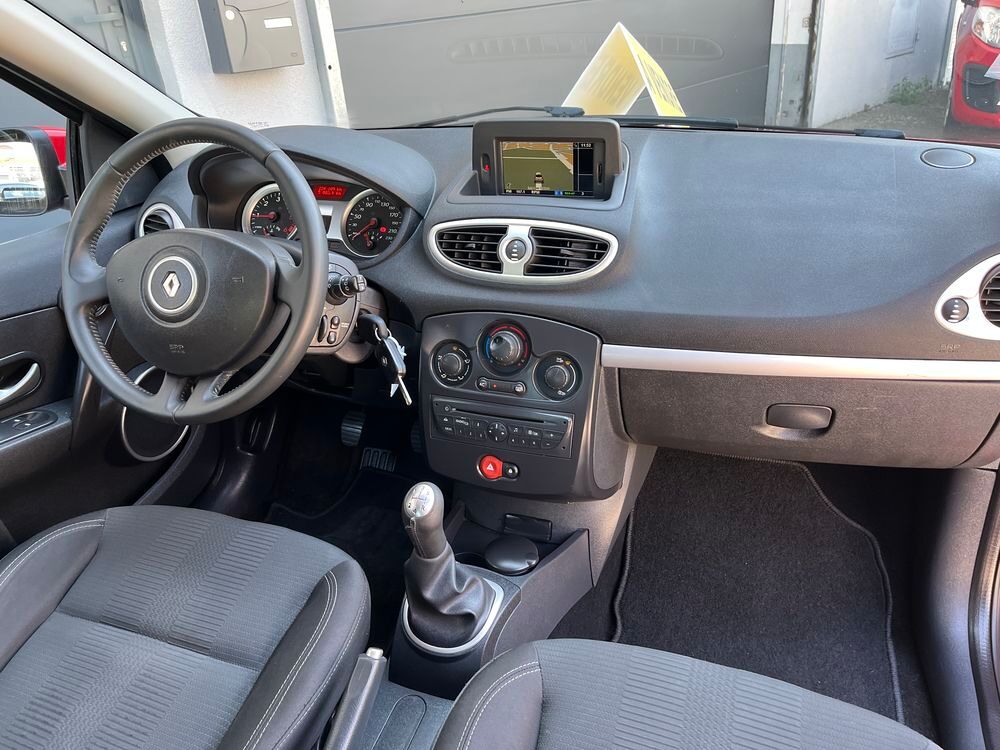 Clio III dCi 75 eco2 Dynamique TomTom Euro 5 2011 occasion 42700 Firminy