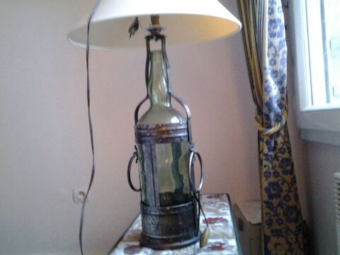 Lampe verre et fer forg  50 Douy-la-Rame (77)