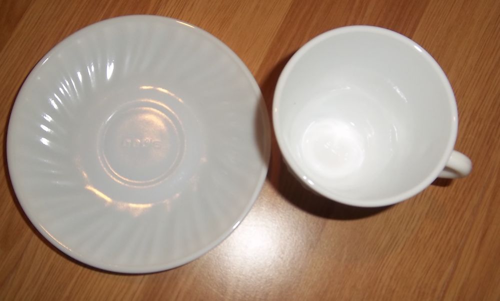 Tasse et sa soucoupe blanche cadeau cedis 