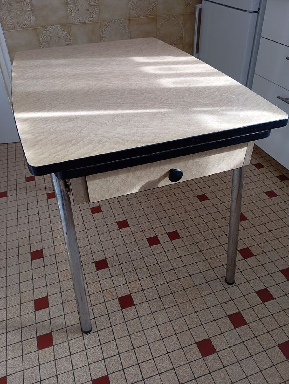 TABLE DE CUISINE FORMICA VINTAGE Meubles