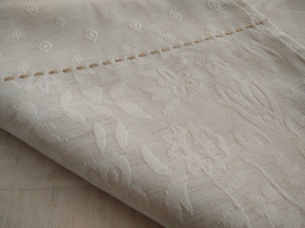 Nappe &eacute;crue tissu jacquard Décoration
