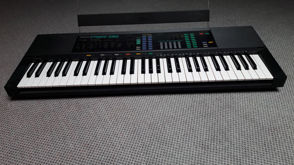 Vends piano Yamaha.. Instruments de musique
