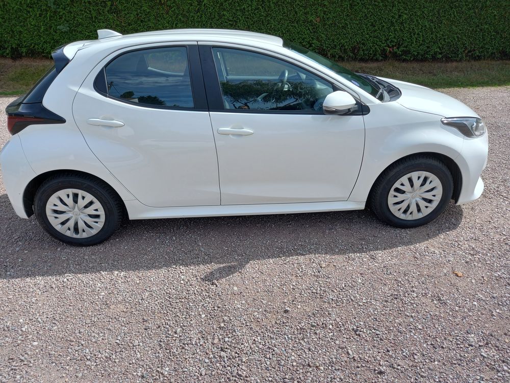 Yaris STE 1.5 HYBRIDE DYNAMIC BUSINESS GPS CAMERA 2 PLACES 43345KM 2023 occasion 88220 Urim&eacute;nil